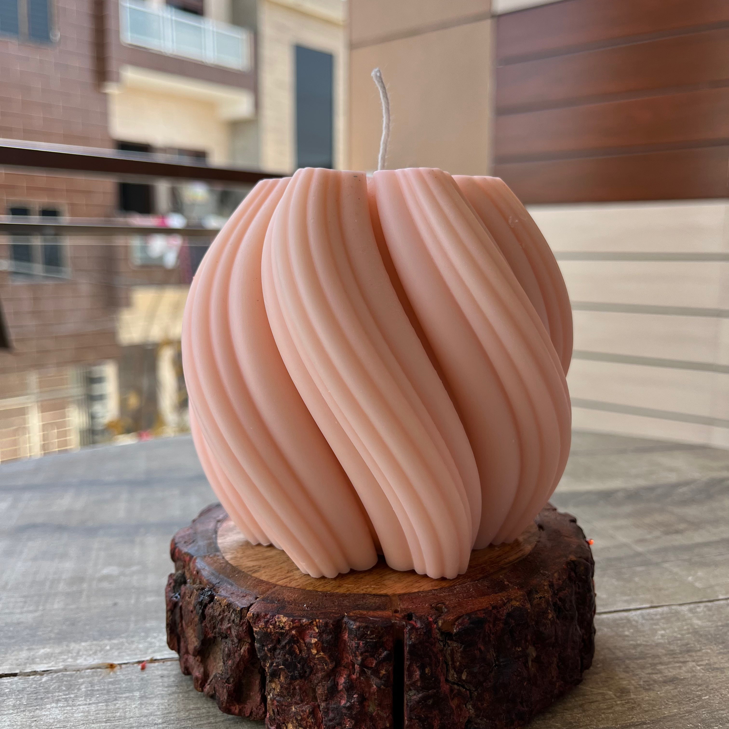Round Swirl Candle