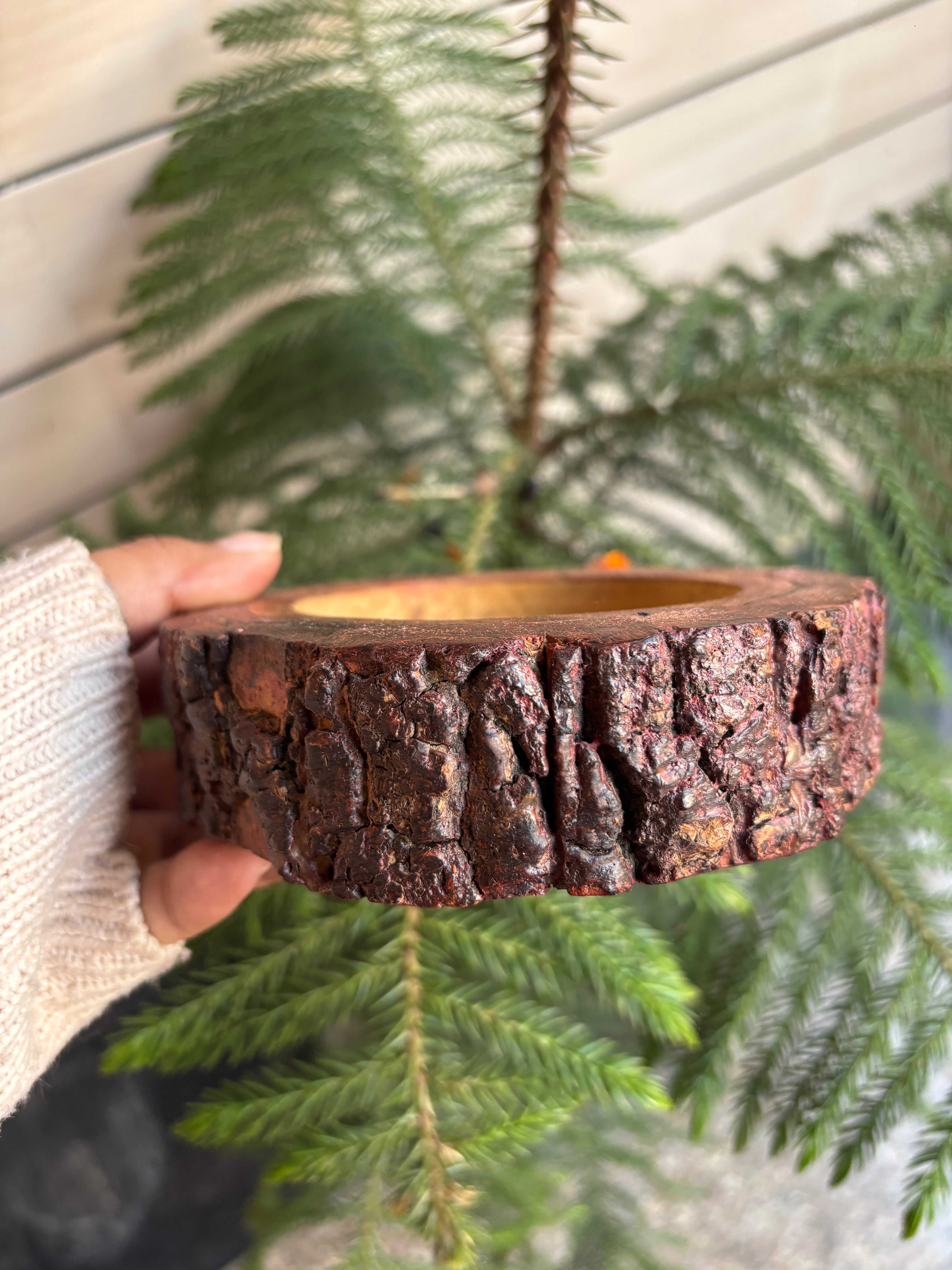 WB0007 - Rustic Bark Wooden Bowl