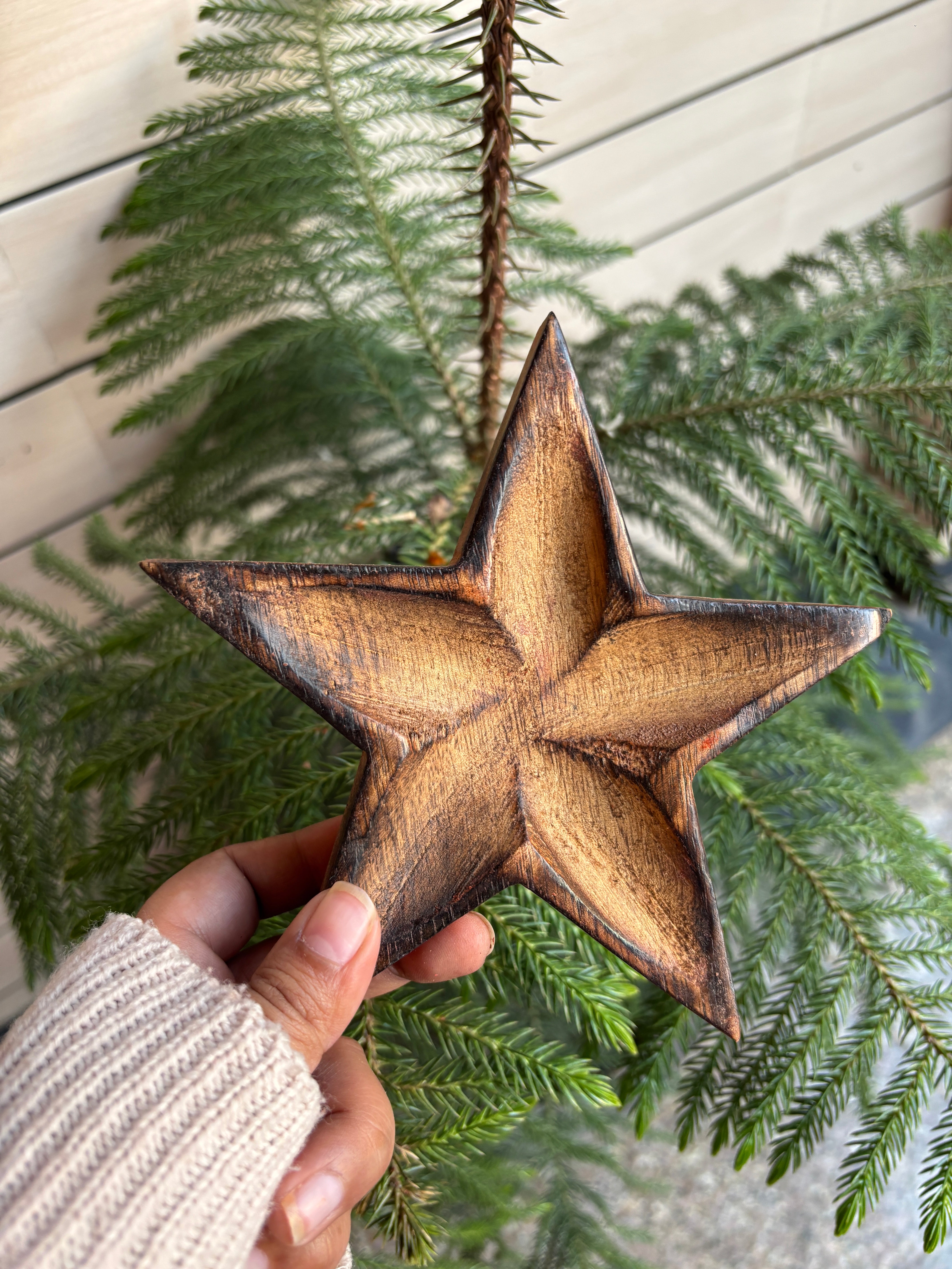 WB0013 - Star-Shaped Wooden Bowl